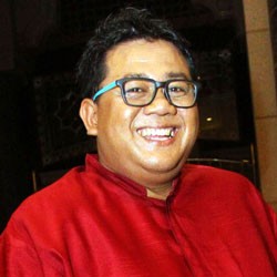 Usai Lebaran, Ade Namnung Kunjungi Calon Mertua