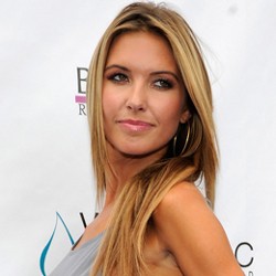 Audrina Patridge Bantah Operasi Payudara