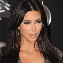 Saat Kim Kardashian Terjebak di Lift