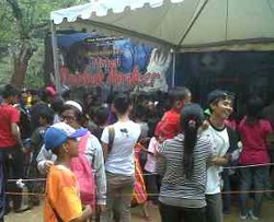 Wahana Rumah Hantu di Ragunan Diserbu Pengunjung