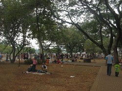 Hmm Nikmatnya Kerak Telor & Uli Bakar di Monas