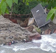 Baru Rampung Kemarin, Pintu Air Buaran Sempat Bocor