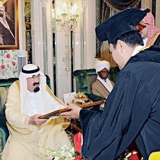 Rektor UI Beberkan Alasan Pemberian Gelar Doktor HC Raja Saudi