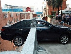 Gara-gara Bercinta di Mobil, Nyawa Hampir Melayang