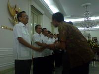 Boediono Halal Bihalal dengan Pegawai Setwapres