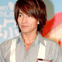 Foto Telanjang Mirip Jerry Yan Beredar di Internet