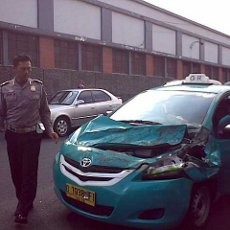 Bruk, Lima Mobil Tabrakan Beruntun di Perempatan Pajajaran