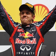 Vettel Belum Setara Schumi atau Alonso