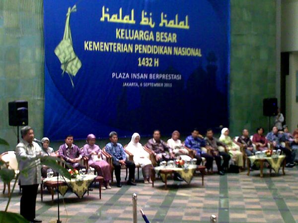 Kemendiknas Gelar Halal bi Halal