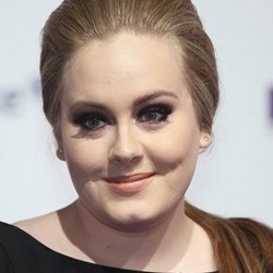 Adele Terbiasa Muntah Sebelum Manggung 