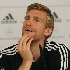 Mertesacker Diyakini Akan Sukses di Premier League