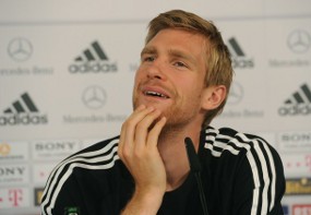 Mertesacker Diyakini Akan Sukses di Premier League