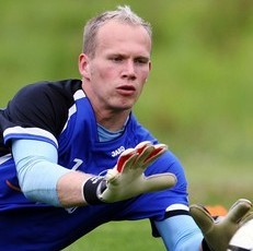 Kelelahan Mental, Kiper Hannover Pilih ke RS