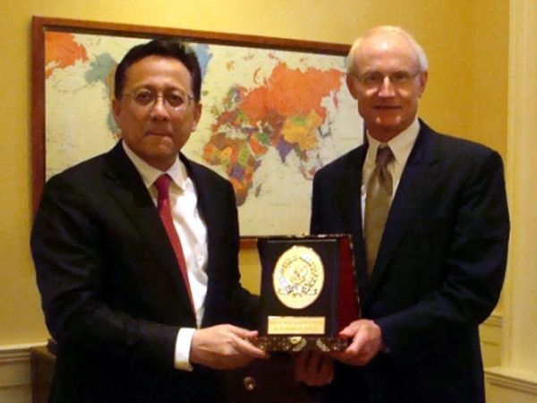 Irman Gusman Bertemu Michael E Porter