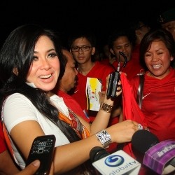  Syahrini Dikabarkan Dekat dengan Ustadz Solmed