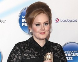 Adele Ingin Didandani Desainer Burberry
