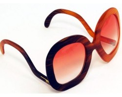 Wow, Ada Kacamata Terbuat dari Rambut Manusia