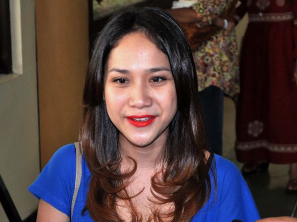 Seksinya Bibir Merah BCL