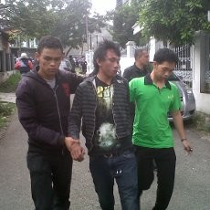 Rebut Handphone dari Pelajar, Penjambret Digebuki Massa