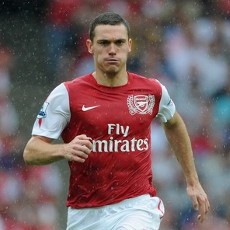 Vermaelen Naik Meja Operasi