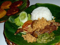 Perut Kenyang, Tapi Malah Kroncongan