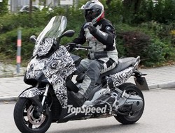 Skuter Anyar BMW Kepergok Kamera