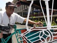 Anak Sopir Becak Lulus Dokter di UGM