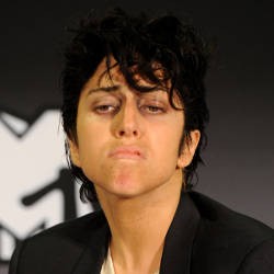 Lady Gaga Kencani Bintang The Vampire Diaries