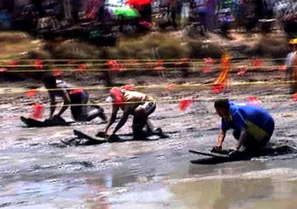 Ski Lumpur, Tradisi Unik Rayakan Lebaran Ketupat