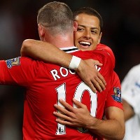 Rooney Berharap Chicharito Cetak Lebih Banyak Gol