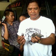 Pemulung Temukan Senjata Api Rakitan & 45 Peluru 