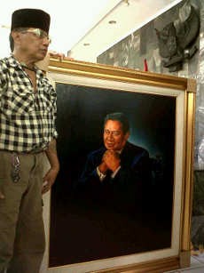 Sebingkai Lukisan Wiseman Untuk Kado Ultah SBY