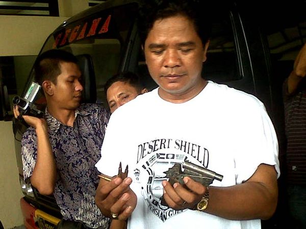 Pistol Rakitan Ditemukan di Dekat Markas Brimob