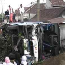 Truk vs Bus Pariwisata, 1 Penumpang Kritis, Belasan Penumpang Luka