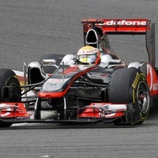 Hamilton Pimpin Sesi Pertama