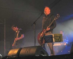 Eks-Bassist New Order Jengkel Tidak Diajak Reuni