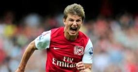 Arshavin Beri Arsenal Kemenangan Pertama