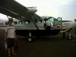 Cari Pesawat Susi Air, 2 Pilot dan 6 Tim SAR Menginap di Desa Saminage