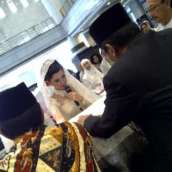 Andhara Early Dinikahi dengan Mas Kawin 35 Gram Emas