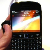 Pemerintah Dituding Cengeng Meratapi Investasi BlackBerry di Malaysia