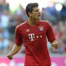 Gomez Masih Bersinar Terang