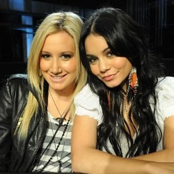 Ashley Tisdale dan Vanessa Hudgens Bikin Tatto Bareng