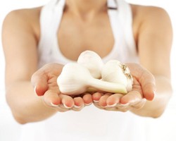 Bawang Putih Ampuh Basmi Ketombe