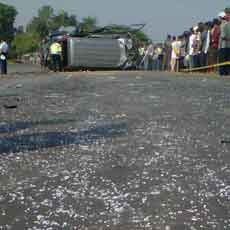 Tabrakan Maut di Mojokerto Akibatkan Kemacetan Panjang