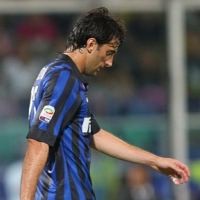 Bukan Inter-nya Mourinho, Milito Minta Fans Bersabar
