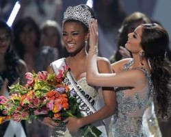 Miss Universe 2011 Janji Tak Operasi Plastik