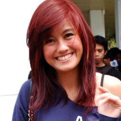 Penata Tari Agnes Monica di Konser Kahitna