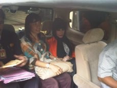 Tiba di Kejaksaan, Baju Tahanan Malinda Tetap Terbuka