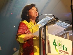 Mari Elka Pangestu Pengguna Mobil Loyal