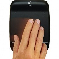 Logitech Rilis Trackpad Multi Touch